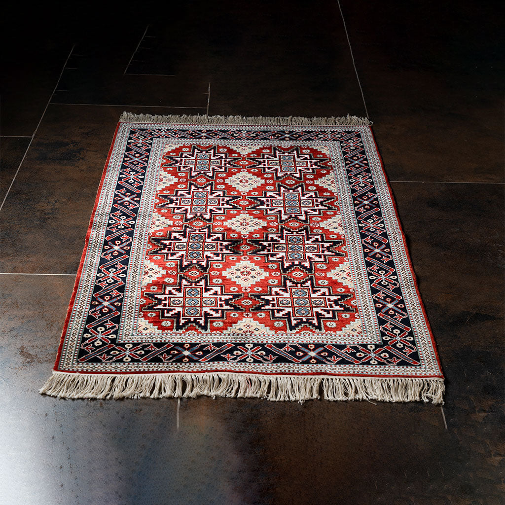"Zeyve" silk carpet