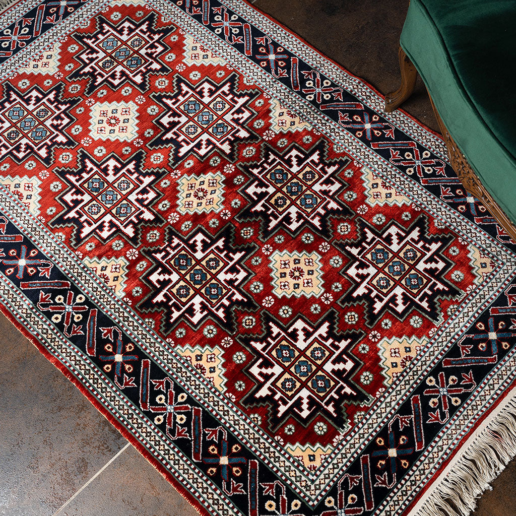 "Zeyve" silk carpet