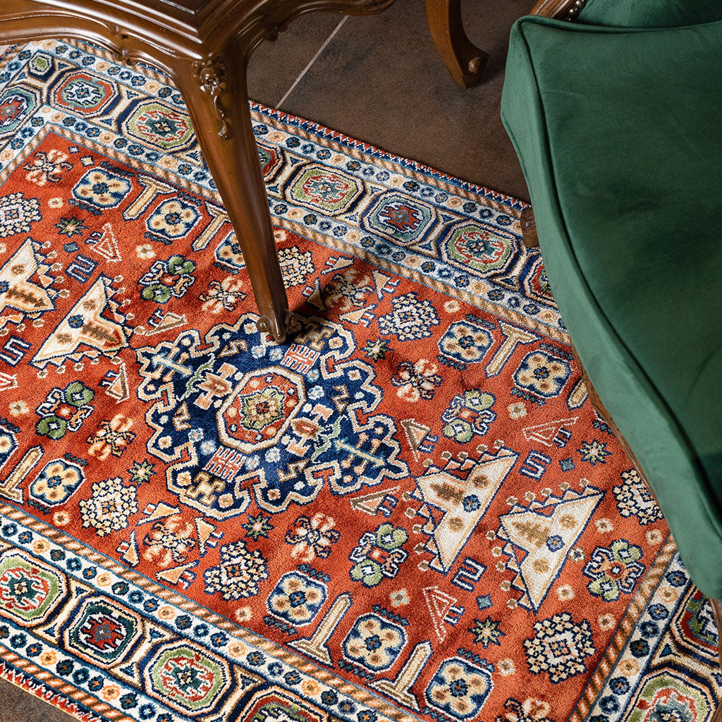 "Gonagkend" Grapefruit red silk carpet