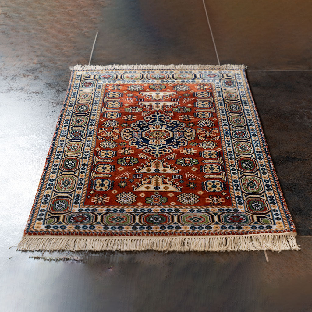 "Gonagkend" Grapefruit red silk carpet